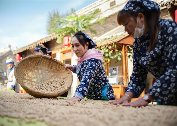 Making Buns Across a Henan Village